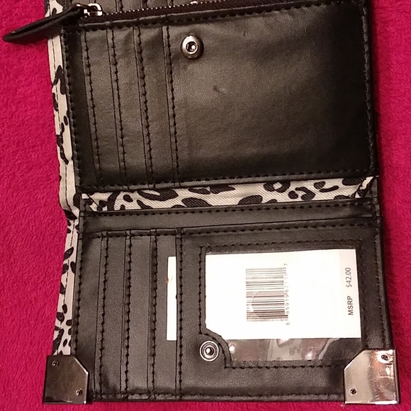 Jessica Simpson wallet - Picture 3 of 6